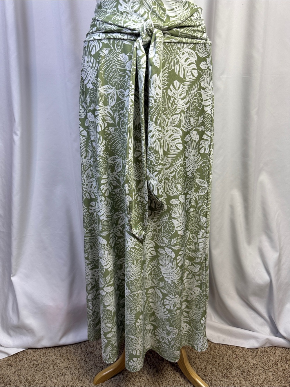 Robert Louis Olive and White Palm Print Bandeau Skirt with Front Tie, Small